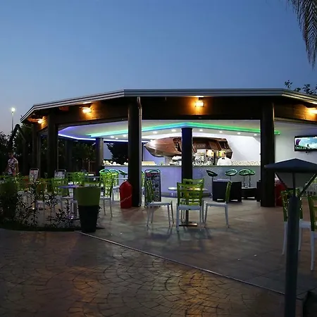 Aquilia Village And Club 4* 巴多拉托斯塔兹翁